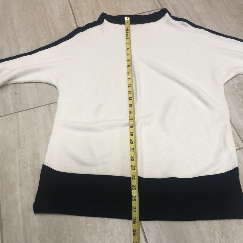 Chico’s Zenergy Sweater - Picture 4 of 9